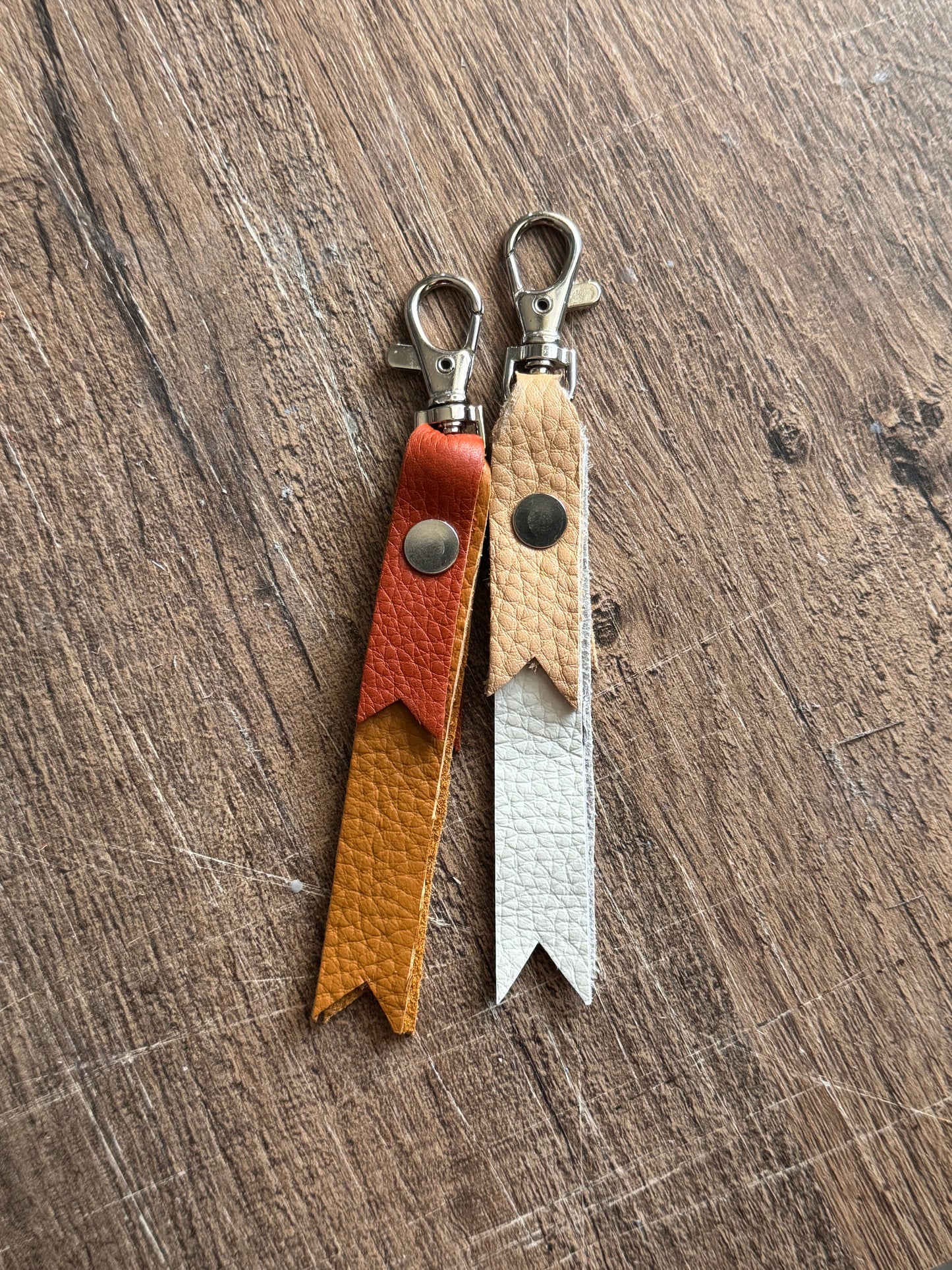 Ginnie Handmade Leather Keychain White & Taupe