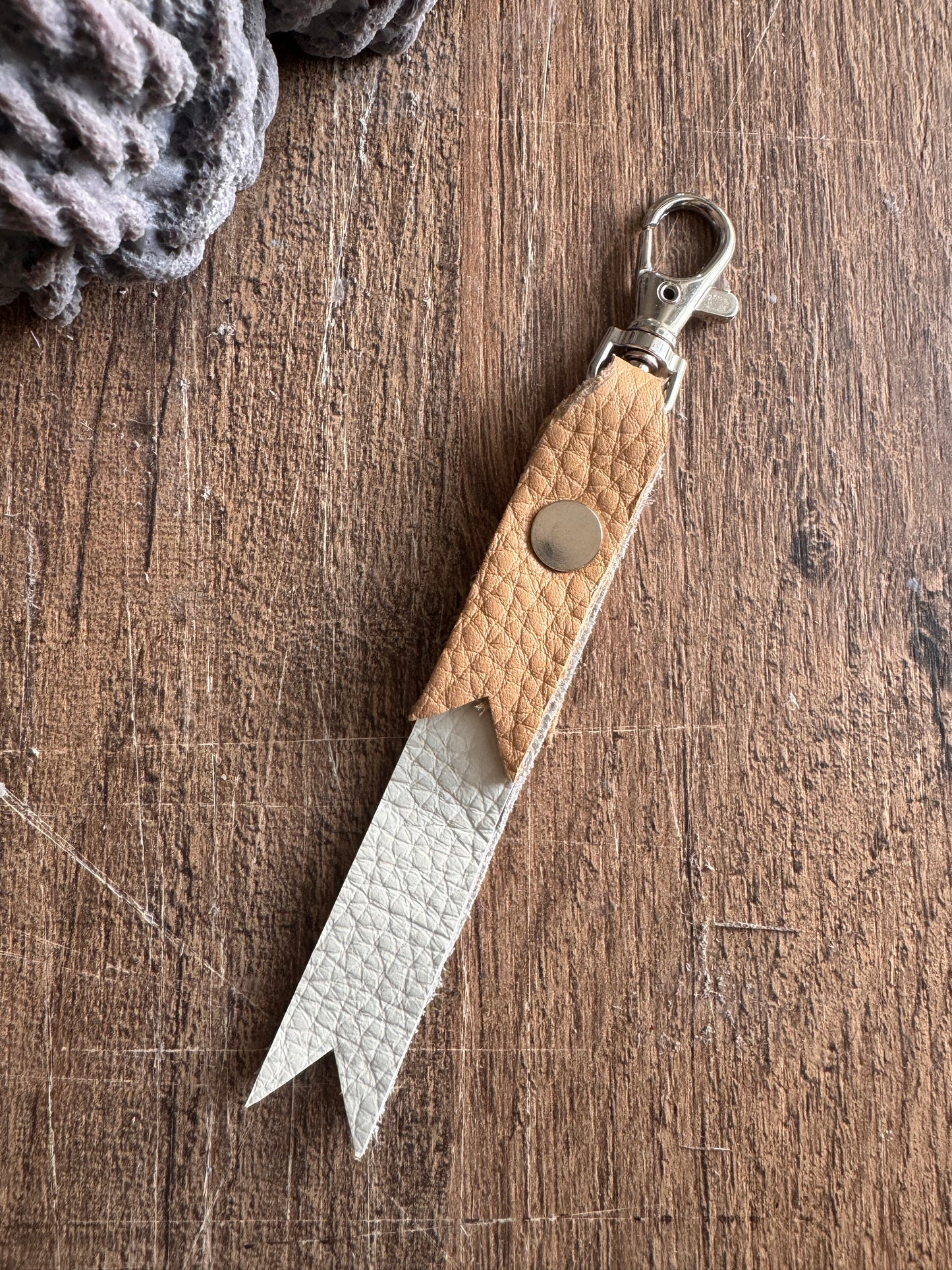 Ginnie Handmade Leather Keychain White & Taupe